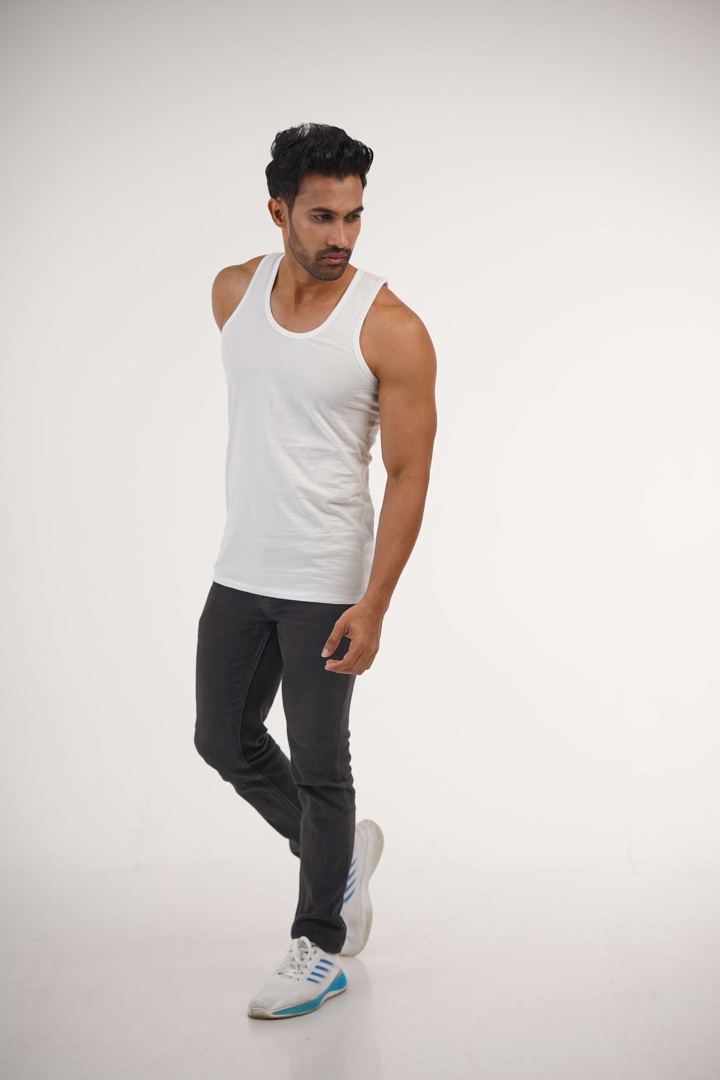 VEST SLEEVE LESS