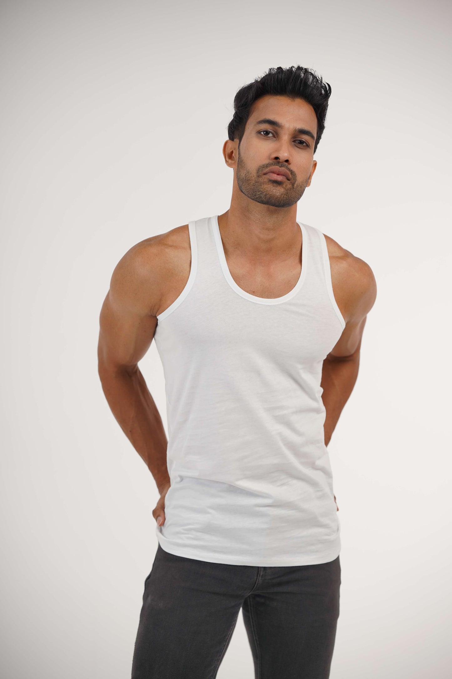 VEST SLEEVE LESS