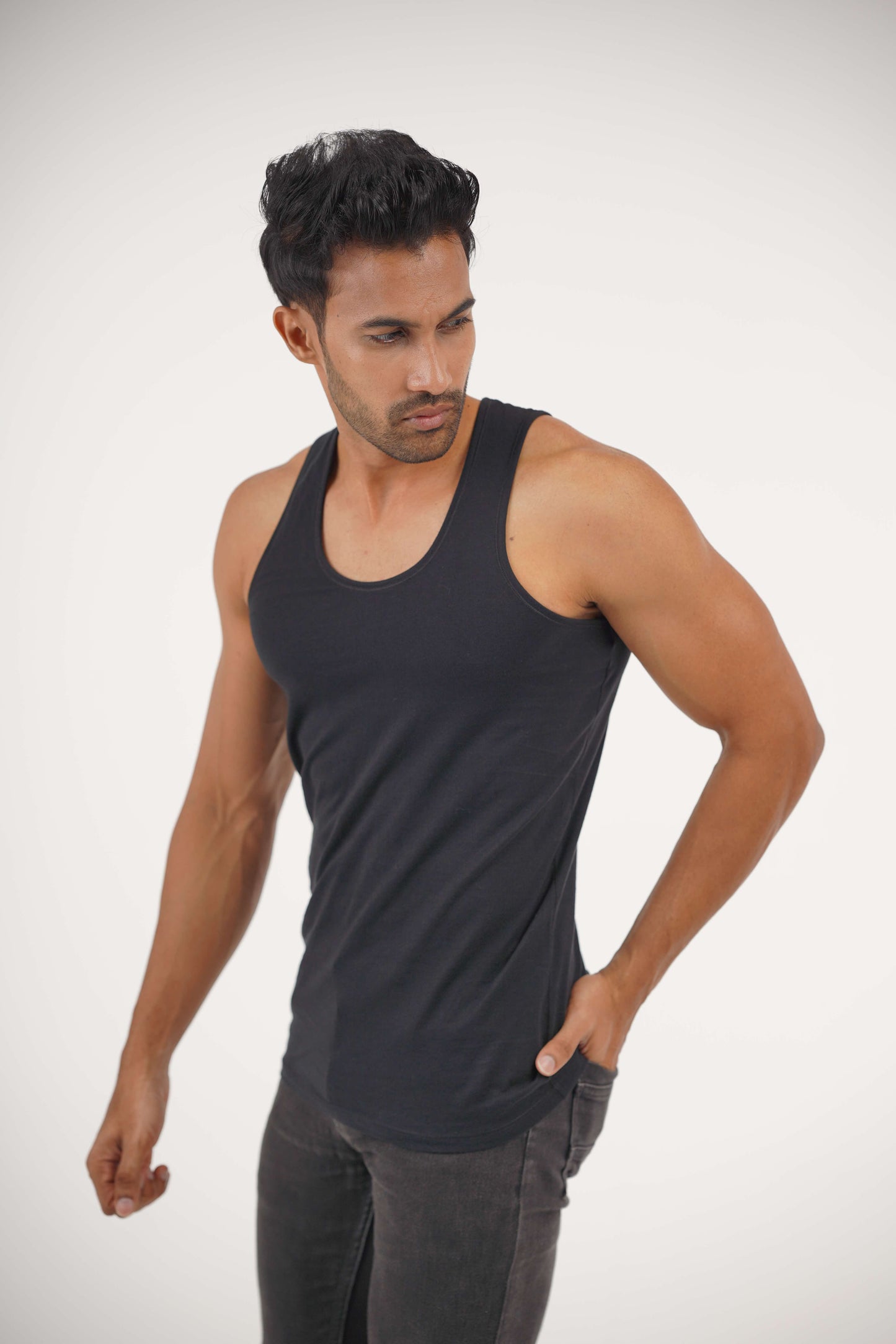 VEST SLEEVE LESS