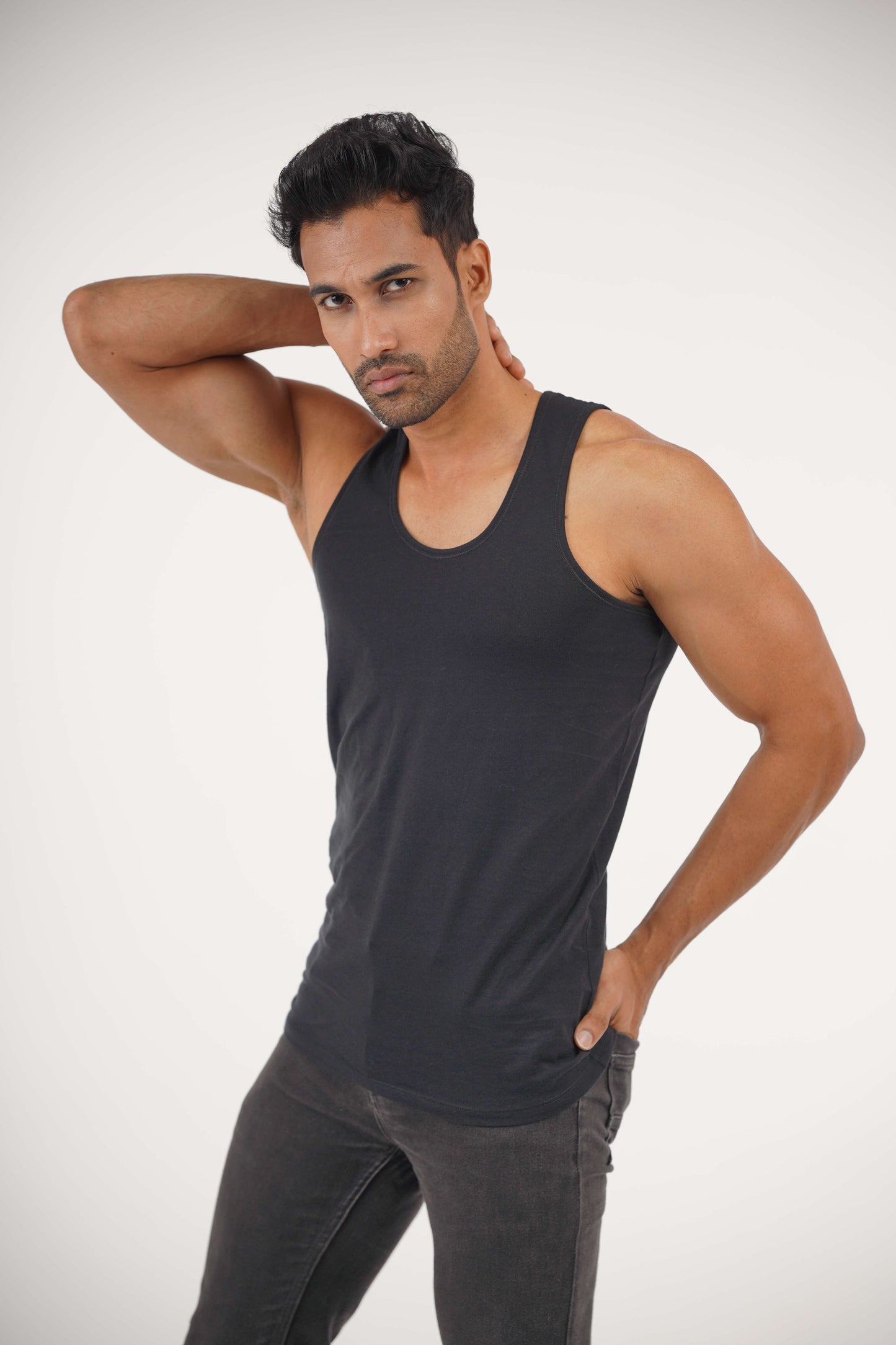 VEST SLEEVE LESS