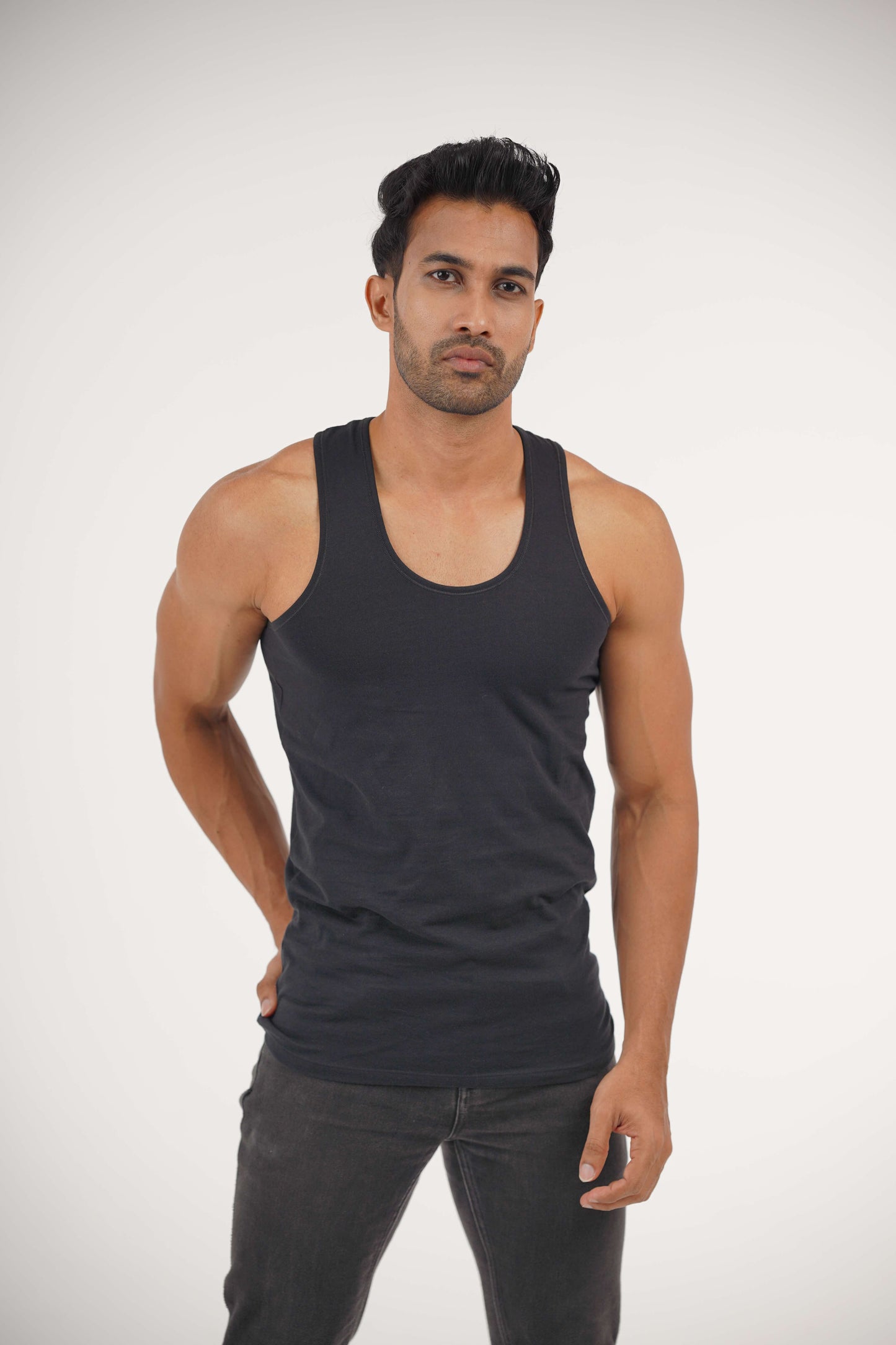 VEST SLEEVE LESS