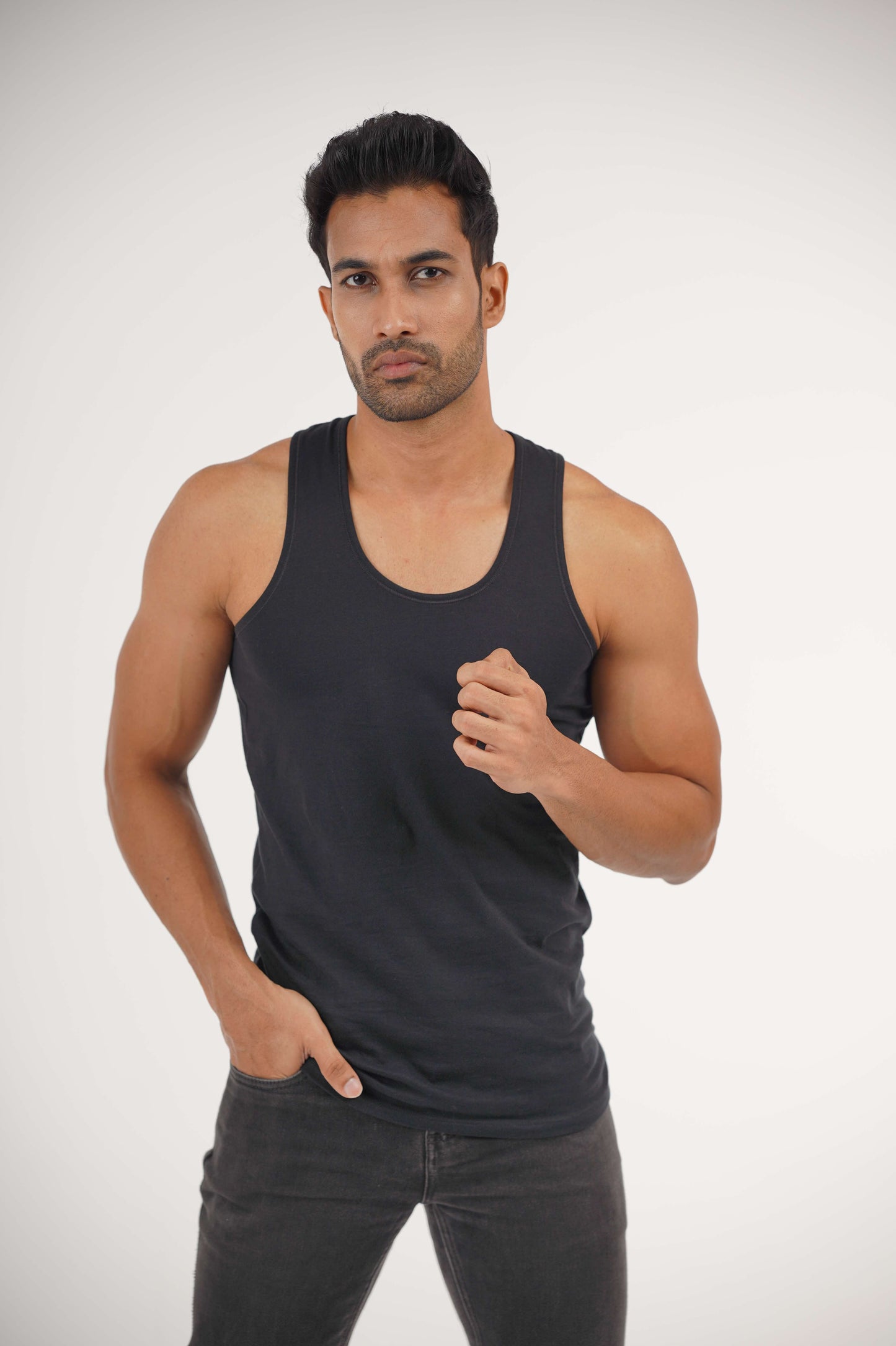 VEST SLEEVE LESS