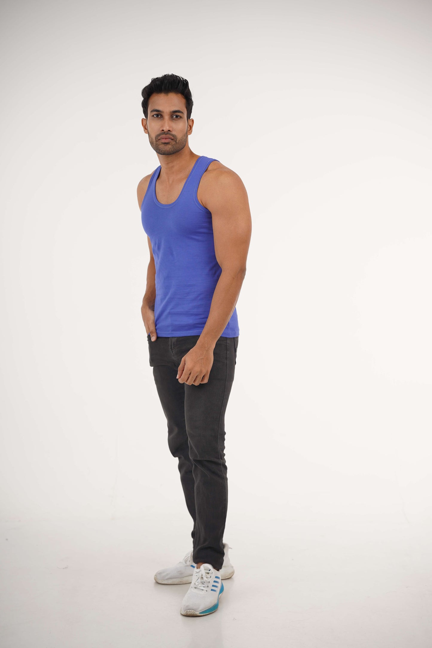 VEST SLEEVE LESS