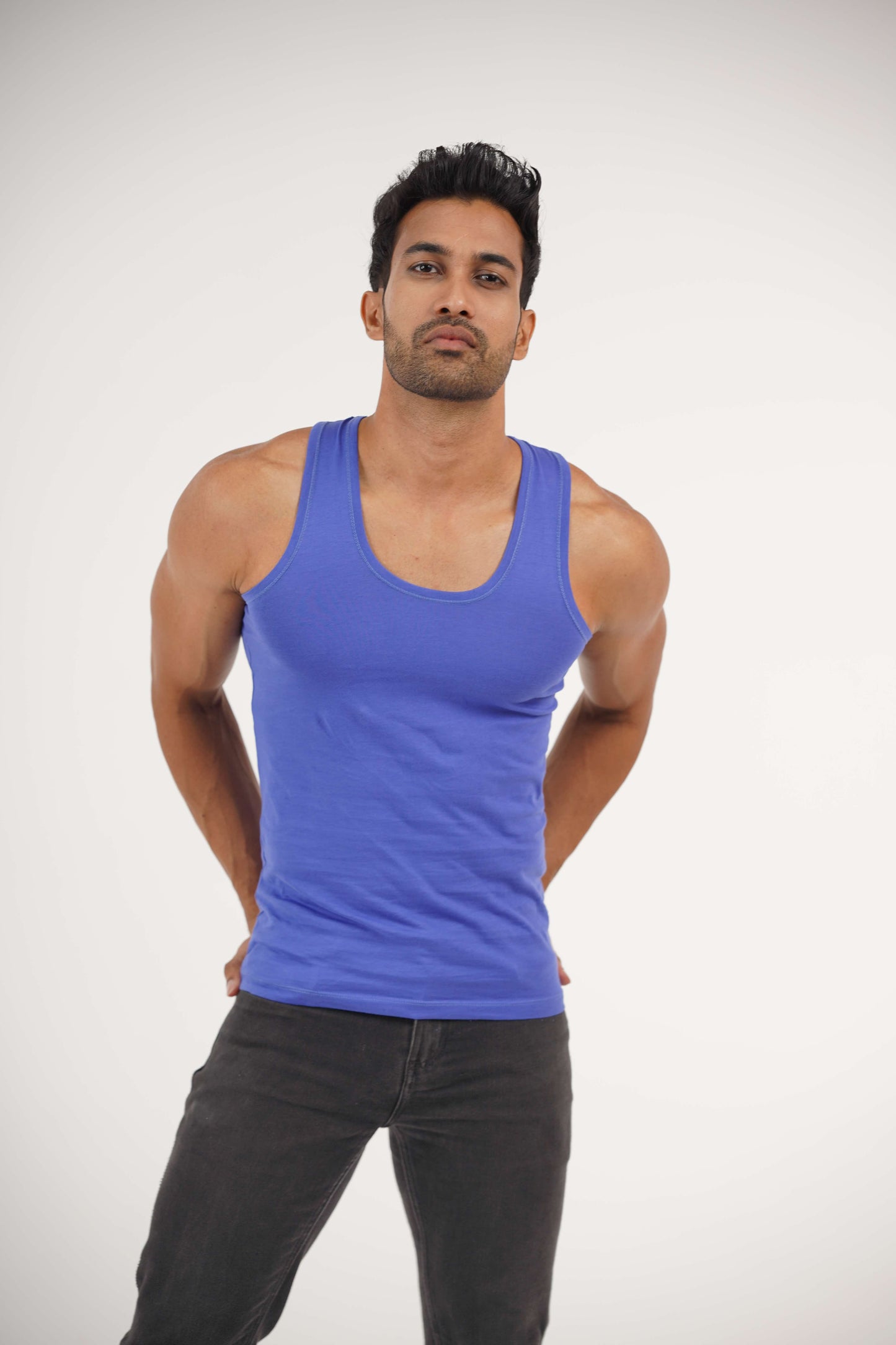 VEST SLEEVE LESS