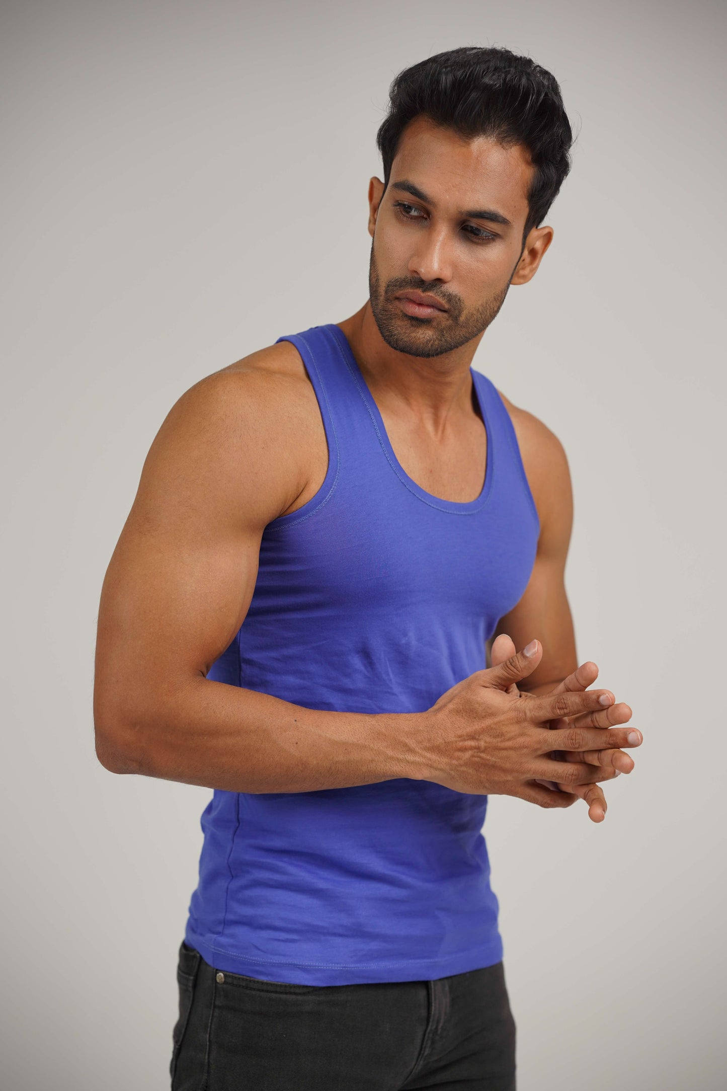 VEST SLEEVE LESS