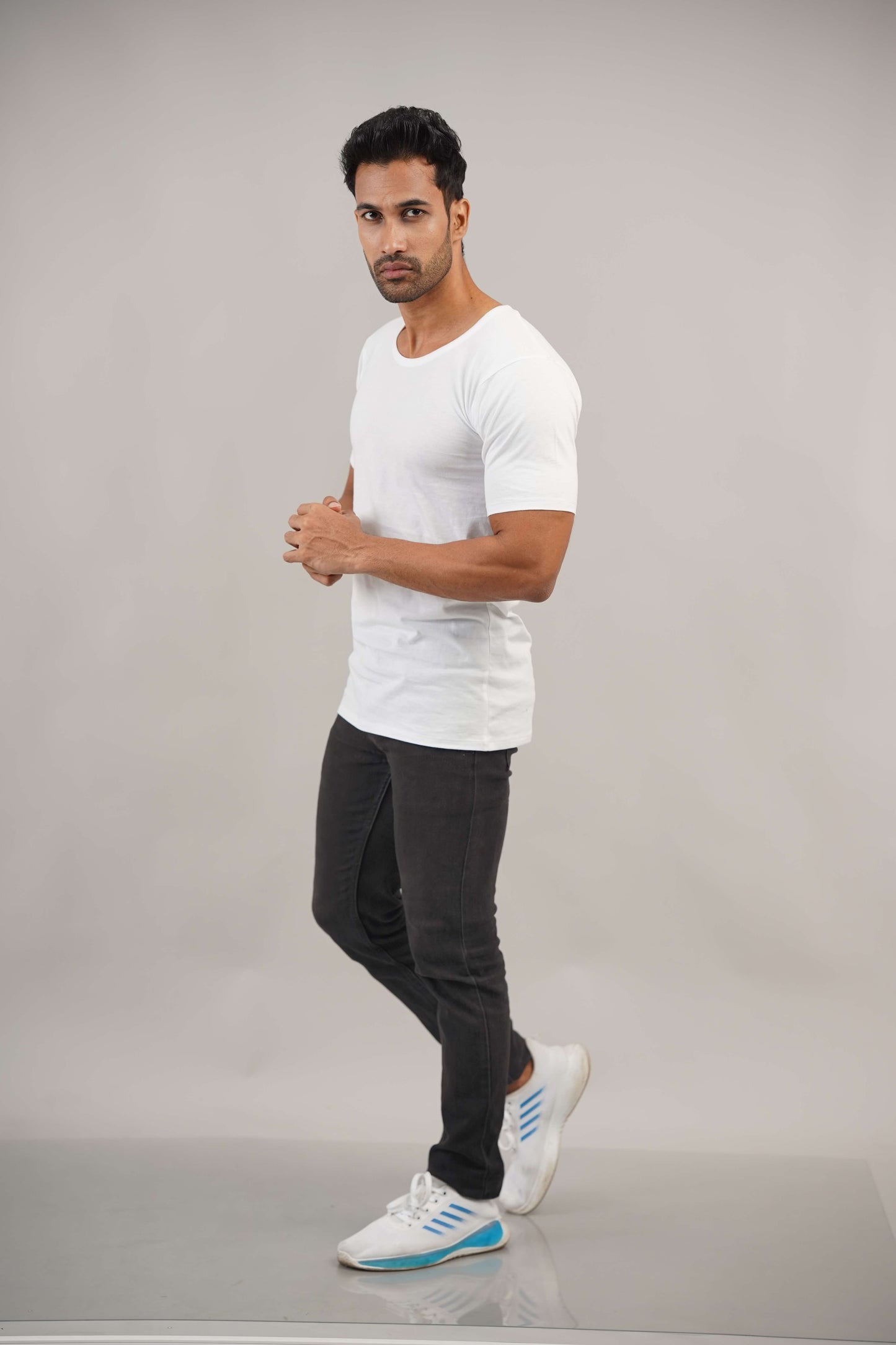 VEST WITH SLEEVE